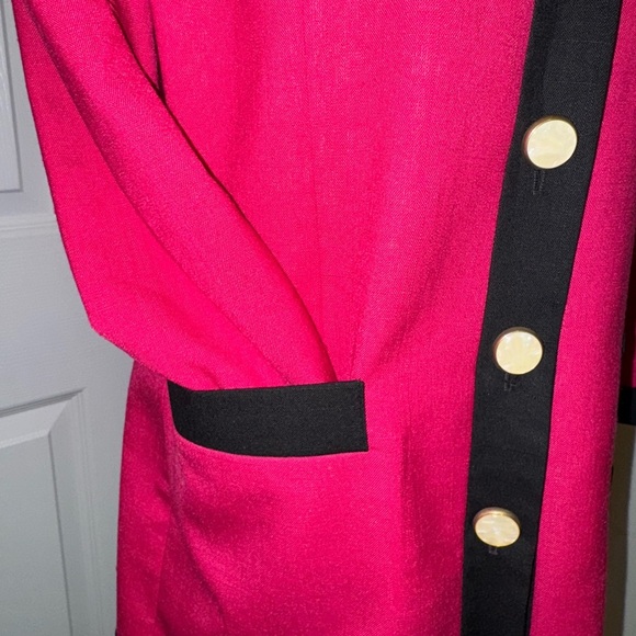 Vintage Pink and Black Structured Blazer with Tailored Pearl Button Design - Picture 3 of 8